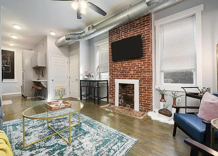 Hostwise - The 1 - Patio, Free Street Parking Appartement