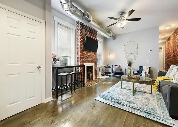Hostwise - The 1 - Patio, Free Street Parking * Pittsburgh